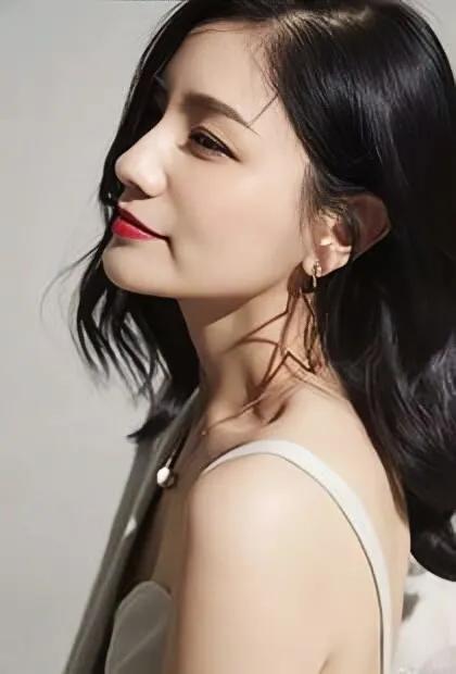 中國內(nèi)地最美女演員，璀璨星光閃耀影視界，中國內(nèi)地最美女演員璀璨奪目，影視界星光閃耀之路